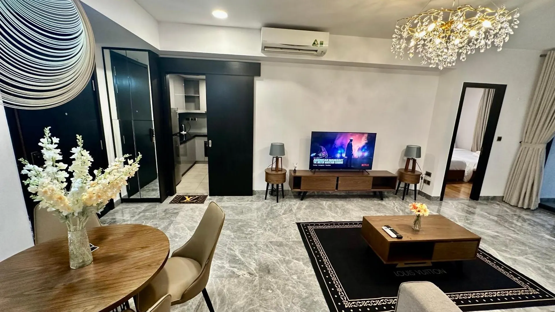 Luxury Gold Apartment 86 : D1- Mension , Rooftop Pool - District 1 Ho Chi Minh City