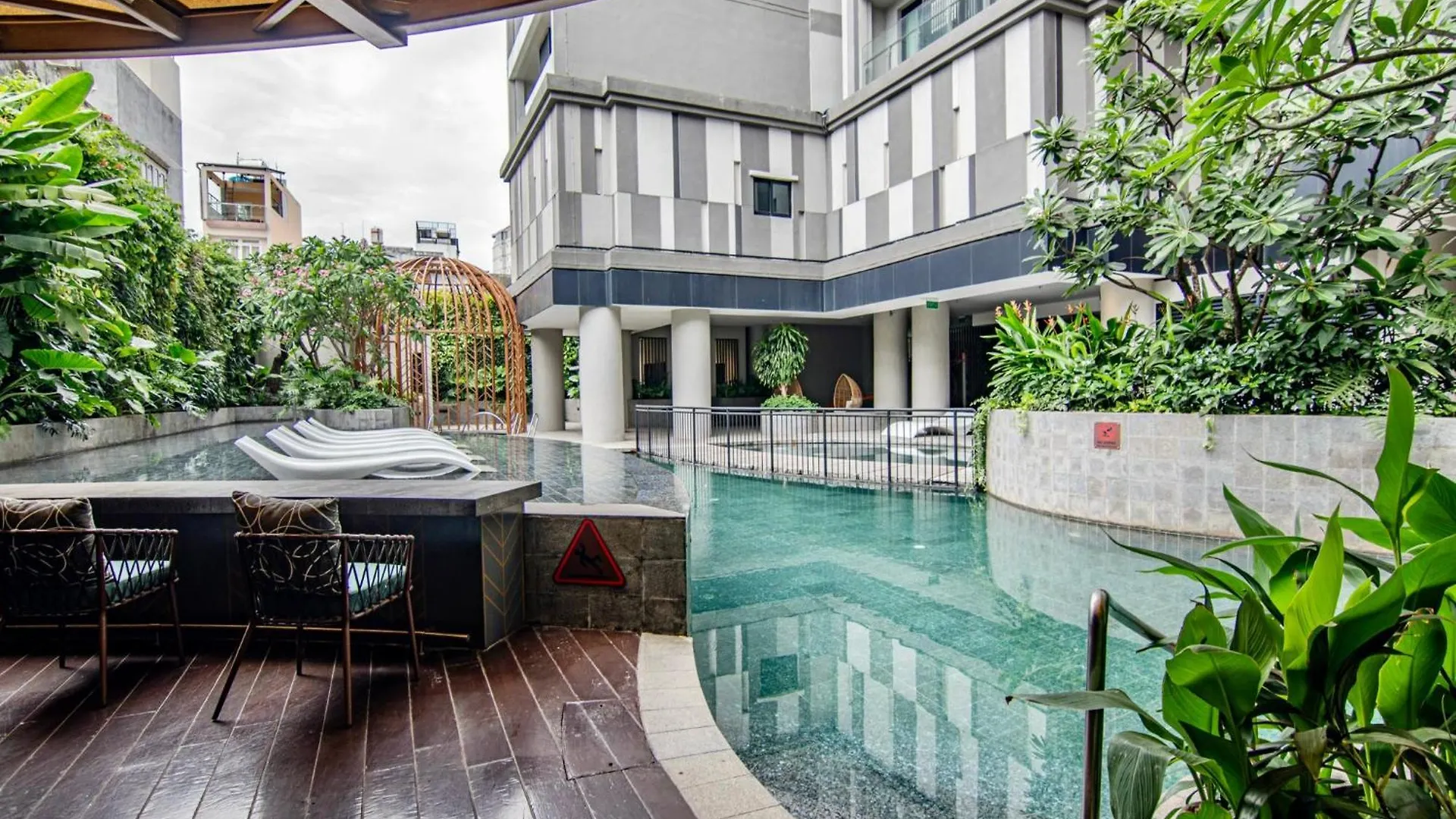 Luxury Gold Apartment 86 : D1- Mension , Rooftop Pool - District 1 Ho Chi Minh City