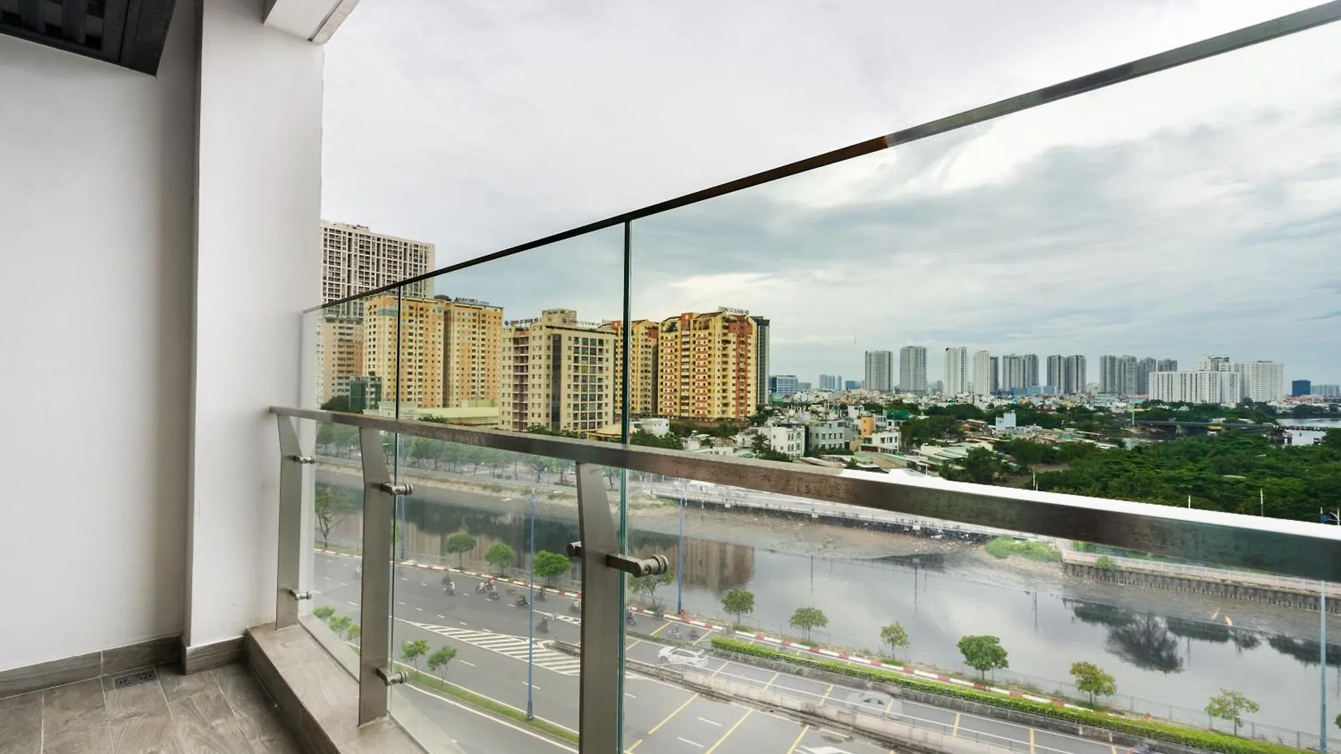 Luxury Gold Apartment 86 : D1- Mension , Rooftop Pool - District 1 Ho Chi Minh City