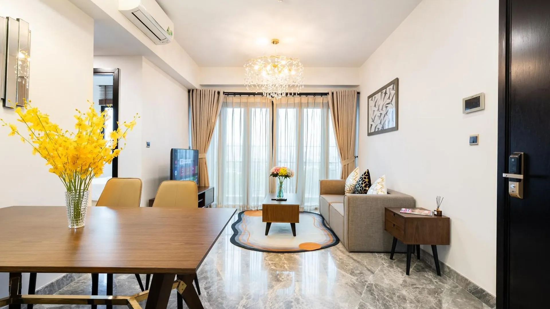 Luxury Gold Apartment 86 : D1- Mension , Rooftop Pool - District 1 Ho Chi Minh City